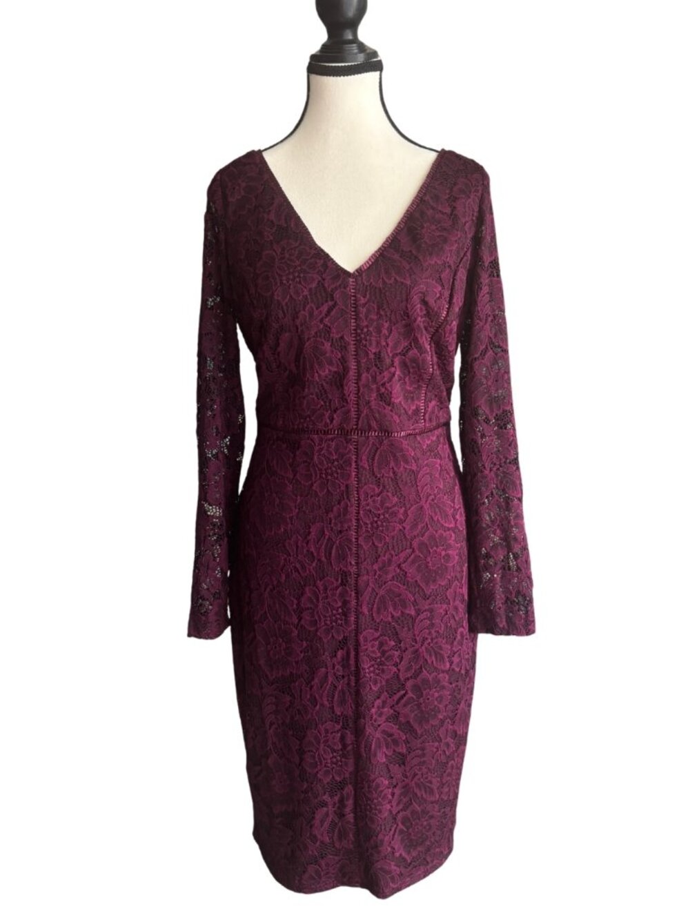 LE CHATEAU WINE COLOR GORGEOUS LACE DRESS, SZ. L